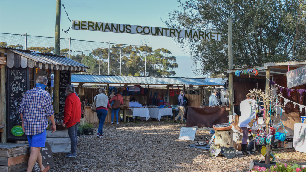 A small market with a lot of soul. Where good friends meet, eat, and buy beautiful things...